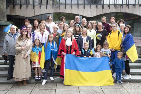 Lord Mayor and Ukrainian ladies