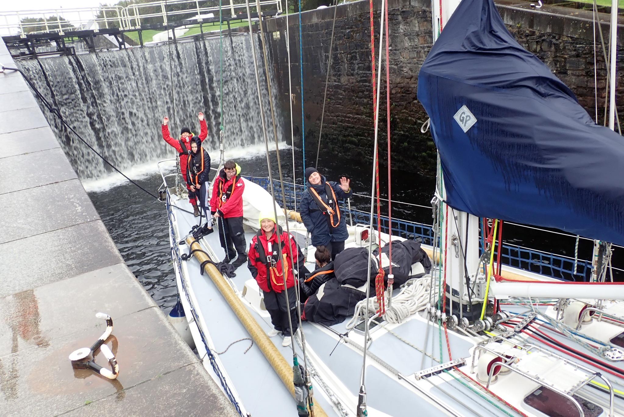 Young people taking part in the sailing challenge 