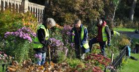3 gardeners in Heaton Park